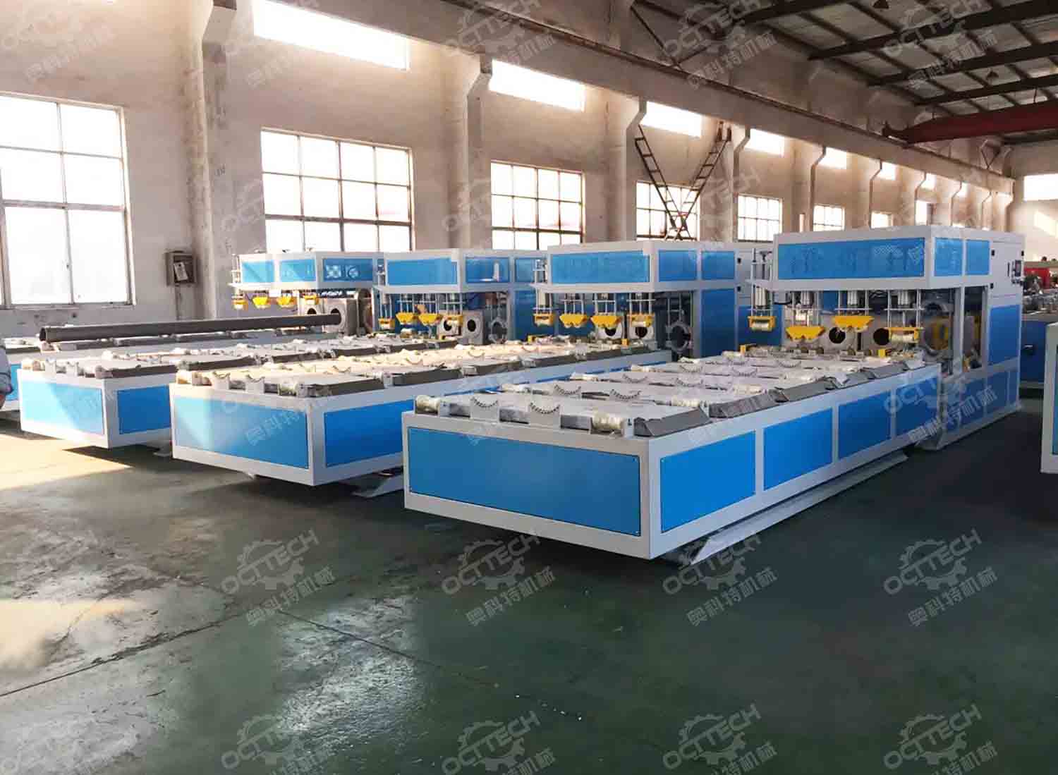 Plastic pipe belling machine