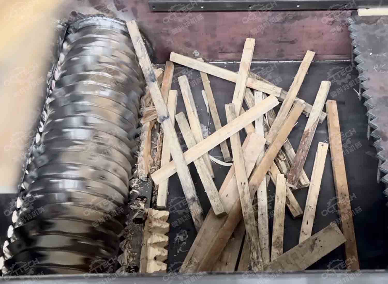 Single shaft shredder machine recycling wood wood pallet